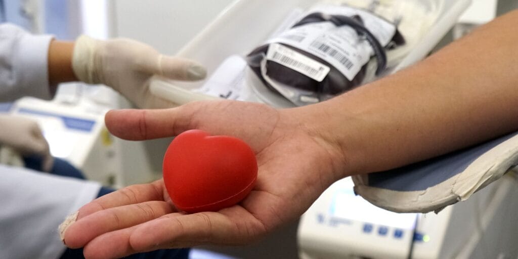 Doação de sangue no Carnaval: por que é crucial doar antes da folia e como se preparar