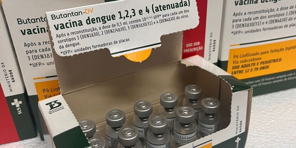 Rio de Janeiro Inicia Campanha de Vacinação Contra a Dengue Rio de Janeiro Inicia Campanha de Vacinação Contra a Dengue