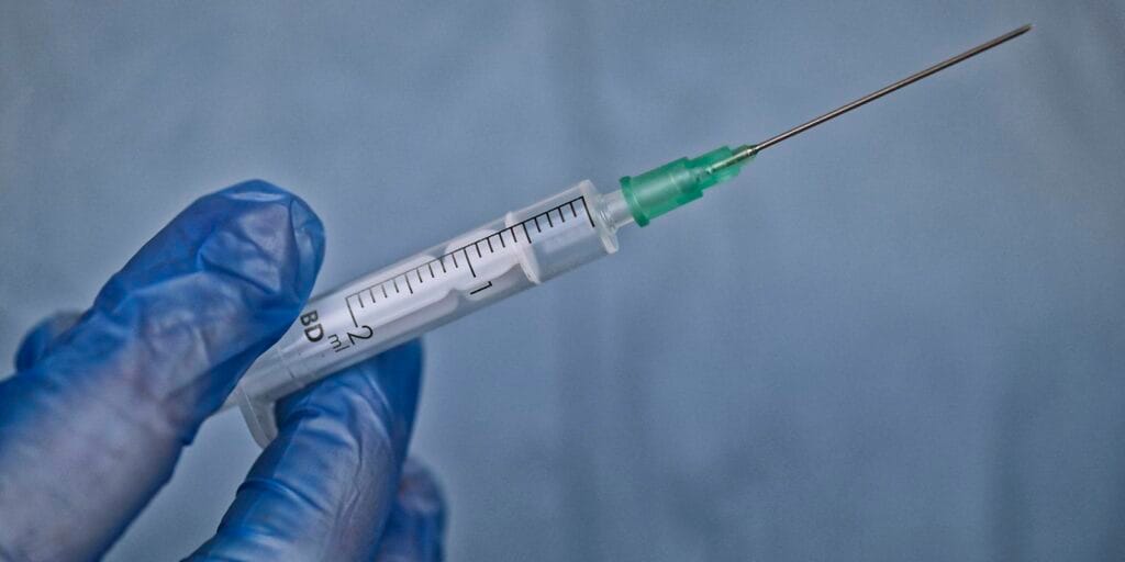 Anvisa alerta sobre os riscos do uso indevido de preenchedores dérmicos