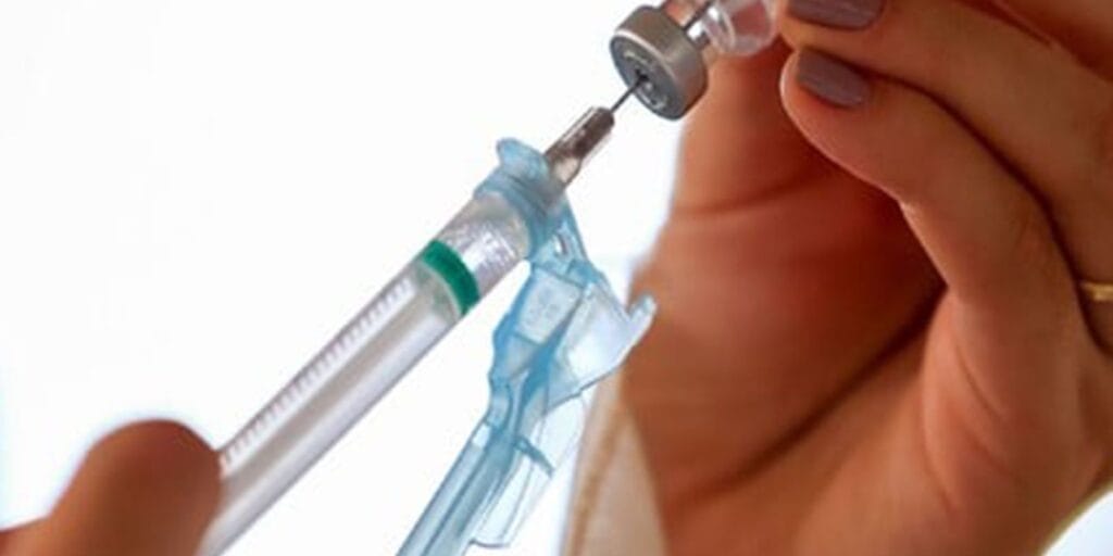 Estudo comprova segurança da vacina contra herpes-zóster para pacientes reumáticos Estudo comprova segurança da vacina contra herpes-zóster para pacientes reumáticos