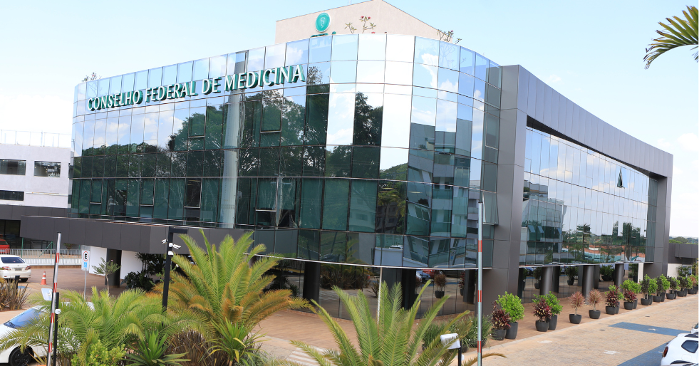 No parecer CFM 2/2026, a conselheira Cibele Carvalho confirma a prerrogativa da CNEN