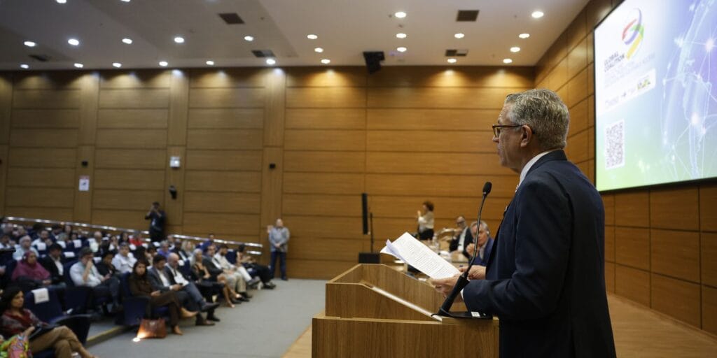 Combate à Dengue: O Primeiro Grande Desafio da Coalizão Global de Saúde do G20 Combate à Dengue: O Primeiro Grande Desafio da Coalizão Global de Saúde do G20