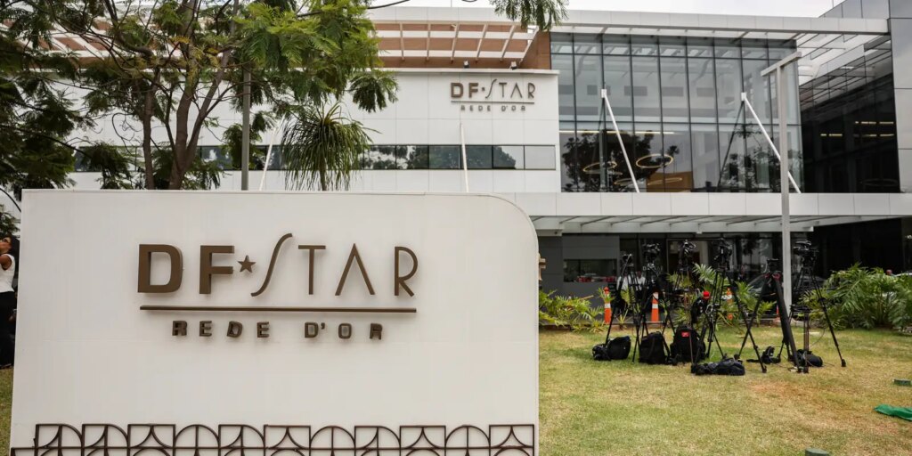 Ex-presidente Bolsonaro deixa a UTI, mas segue sem previsão de alta hospitalar Ex-presidente Bolsonaro deixa a UTI, mas segue sem previsão de alta hospitalar