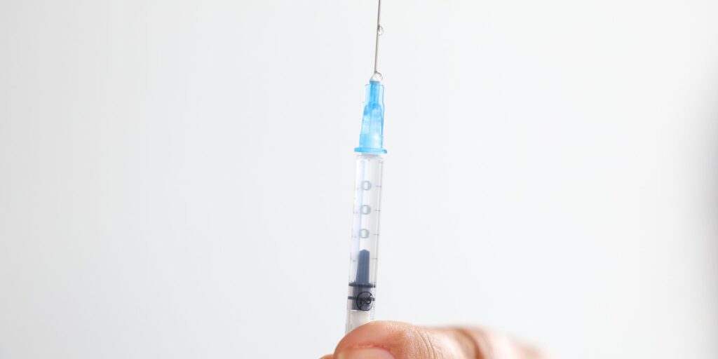 Alerta de Saúde: Pesquisa Revela Baixa Proteção de Adolescentes Contra o HPV no Brasil Profissionais de saúde em evento médico