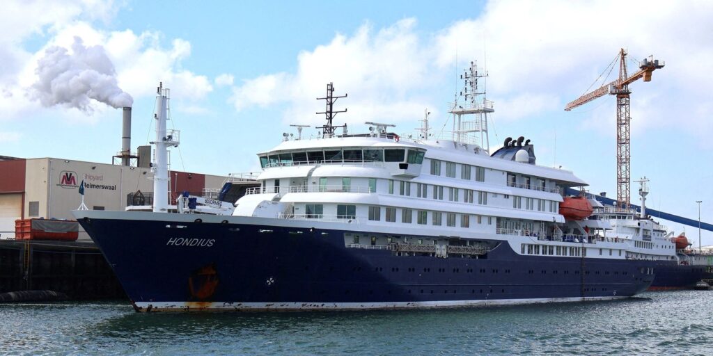 2026-05-04t062510z_87233319_rc2njea5itp6_rtrmadp_3_cruiseship-hantavirus-1