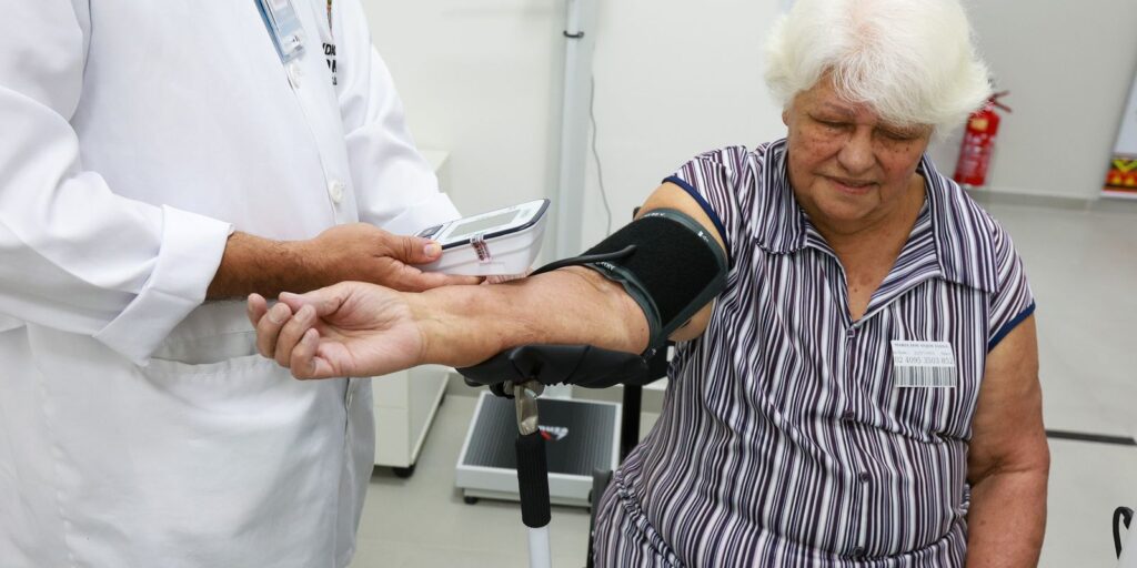 Pessoas 50+: Metade do Consumo com Saúde no Brasil até 2044 55128964013_97c5eeda6e_o