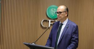 Fórum do CFM debate acesso à diálise e integração do cuidado a pacientes renais Elerton-300x157-1